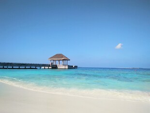 美丽海岛栈桥海景风光