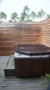 户外木质浴缸景观
