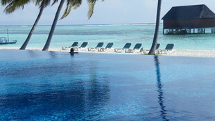 马尔代夫泳池海景风光