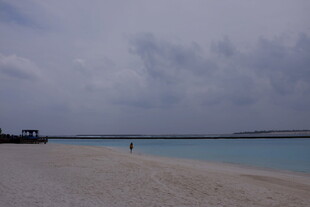 宁静海滩 海天相接之景