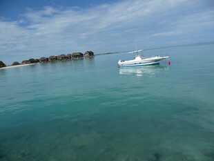 碧海轻舟 海岛风光如画