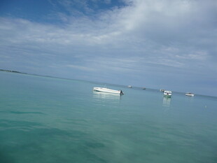碧海轻舟 悠然海上风光
