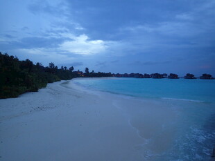 梦幻蓝调海滩美景