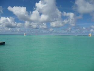 碧海蓝天的美丽海景