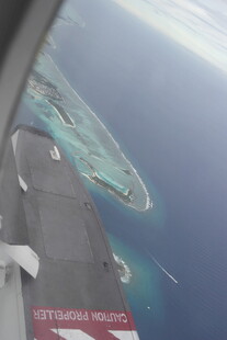 飞机视角下的美丽海岛