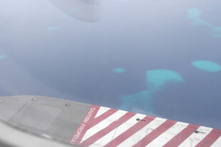 飞机视角下的海洋美景