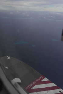 飞机视角下的海洋与岛屿