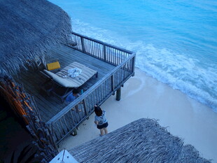 海边露台享惬意时光