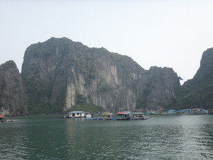 越南下龙湾美丽山水风光