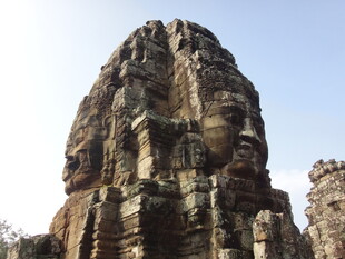 吴哥窟巨型石像头部景观