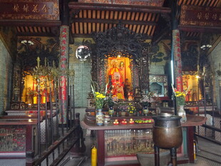 古色古香的中式寺庙内景