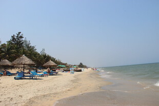 美丽海滨沙滩度假场景