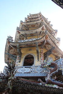 越南古老精美多层中式塔楼