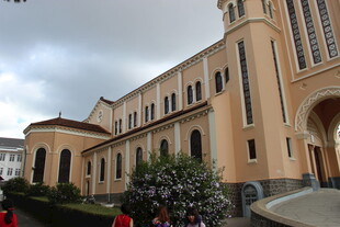 越南欧式风格教堂建筑外观