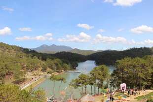 越南湖畔美景 山间休闲好去处