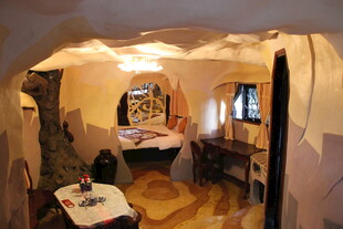 越南梦幻洞穴风室内温馨场景