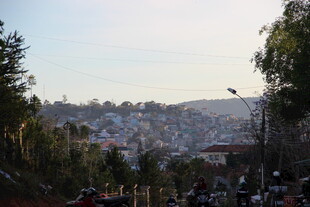 越南山间城镇景象