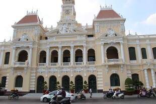 越南西贡中央邮局宏伟外观