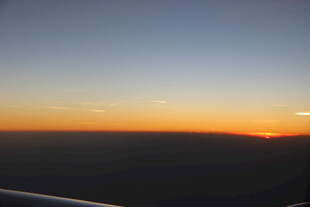 越南飞机上的壮丽日出景观