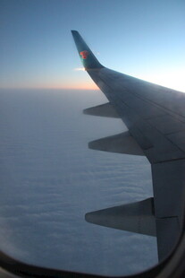 越南飞机机翼下的云端美景