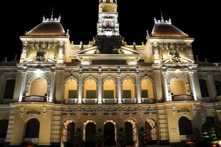 越南胡志明市市政厅夜景