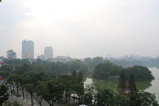 越南城市河畔景观