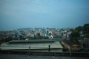 越南俯瞰多彩城市建筑群