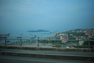 越南海边城市风光远眺