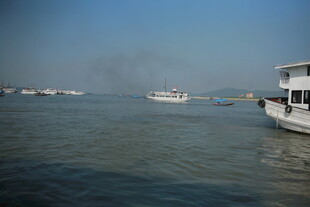 越南海上船只景象