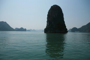 越南海上孤岩景观