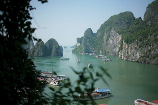 越南越南下龙湾美丽山水风光