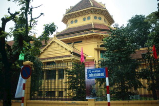 越南黄色古典建筑外观景观