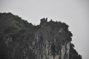 越南险峻山峰景色