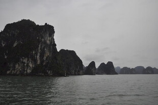 越南海上嶙峋怪石景观
