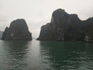 越南海上奇峰景观