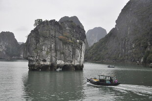 越南下龙湾游船景色