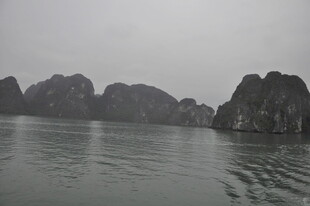 越南海上嶙峋怪石景观