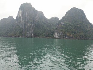 越南下龙湾美丽山水风光