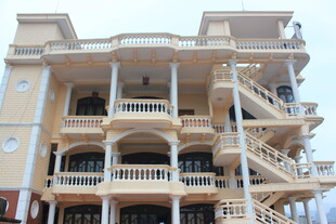 越南豪华多层欧式风格别墅