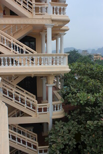 越南独特螺旋式多层建筑外观