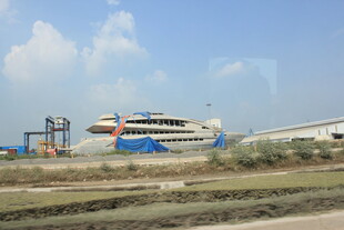 越南港口船只景象