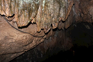 越南地下溶洞钟乳石景观