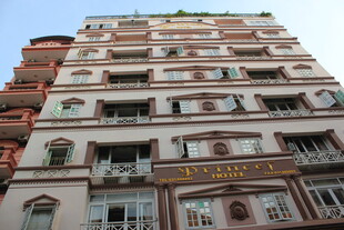 越南多层彩色建筑外观