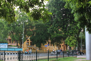 越南公园中的游乐设施景观