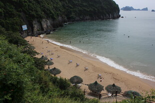 越南美丽海滨沙滩度假风光