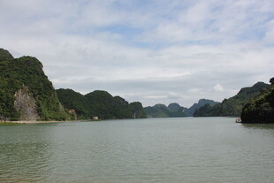 越南下龙湾美丽湖景风光