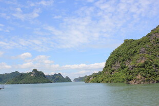 越南秀丽山水湖景风光图
