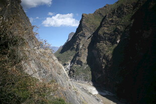 壮丽峡谷景观