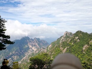 壮美山峦云海景观