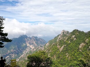壮美山峦风景